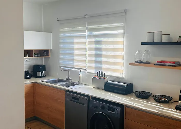 Modern Villa In Grand Bay - Short Walk To Beach