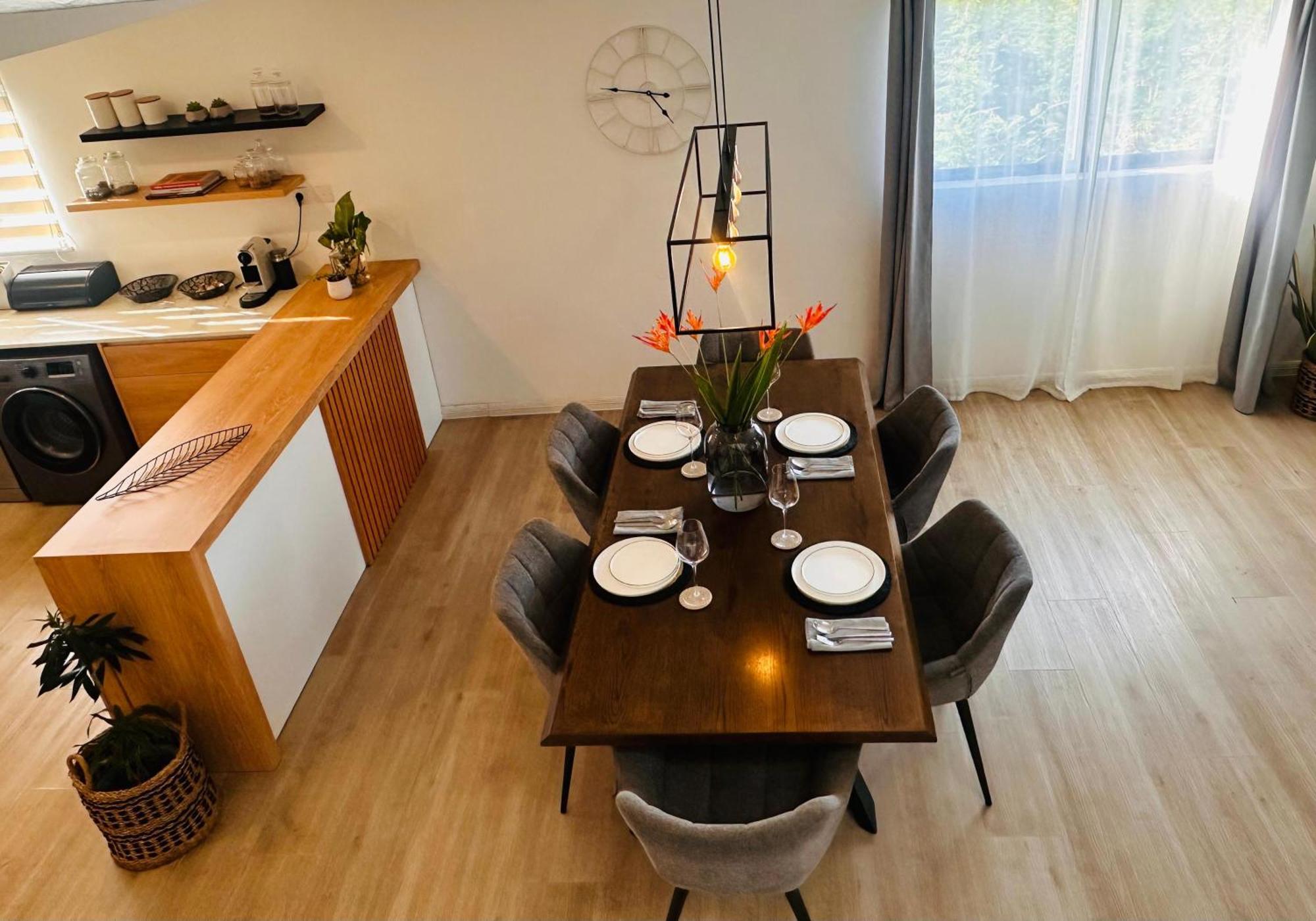 Modern In - Short Walk To Villa *